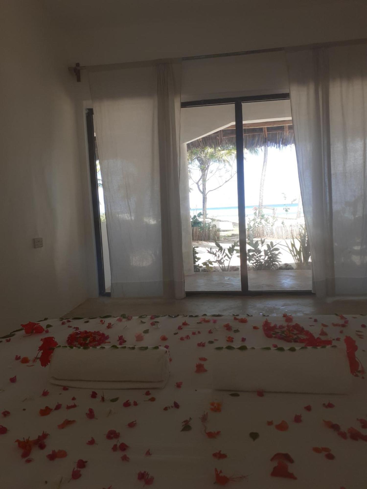 Maua Beach Hotel Кизимкази Стая снимка